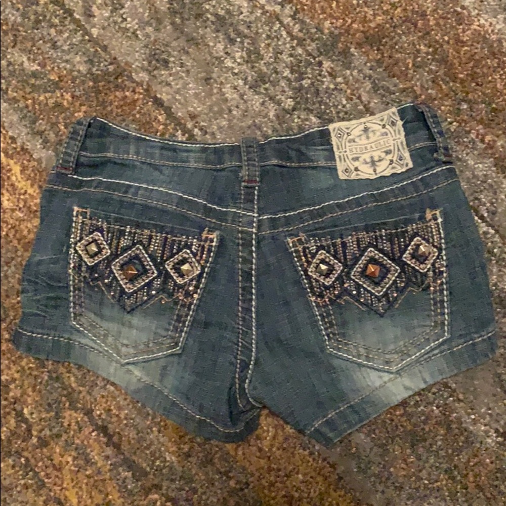 Shorts - Picture 7 of 9